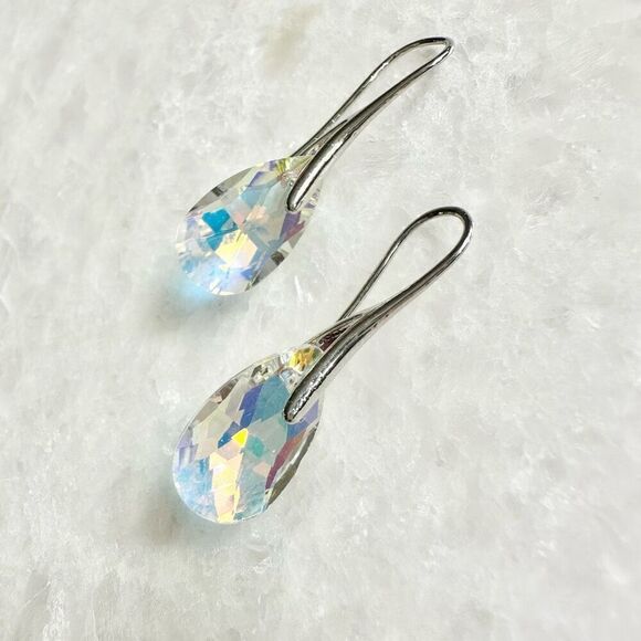 Iridescent super sparkly water teardrop earrings - Picture 1 of 5